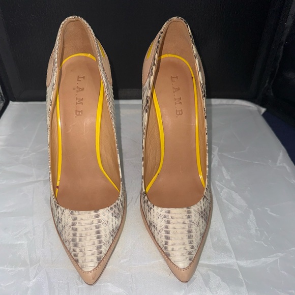 L.A.M.B - Picture 4 of 6